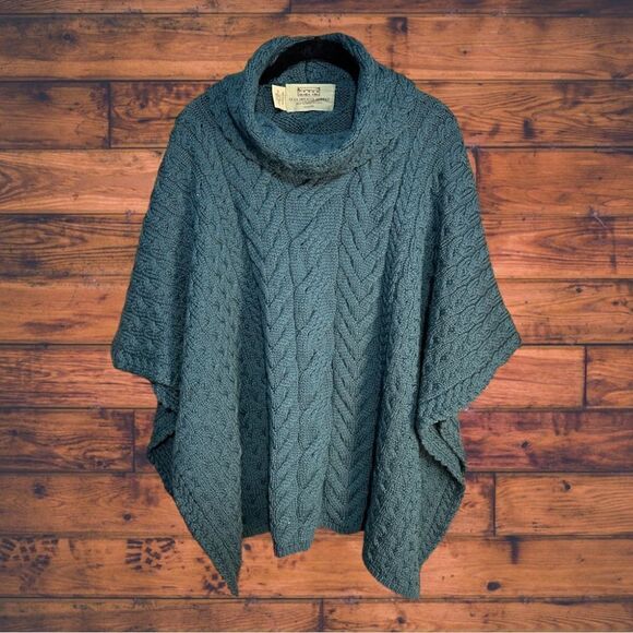 Aran Sweater Market Supersoft Merino Wool Poncho with Cowl Neck One Size - Picture 2 of 6